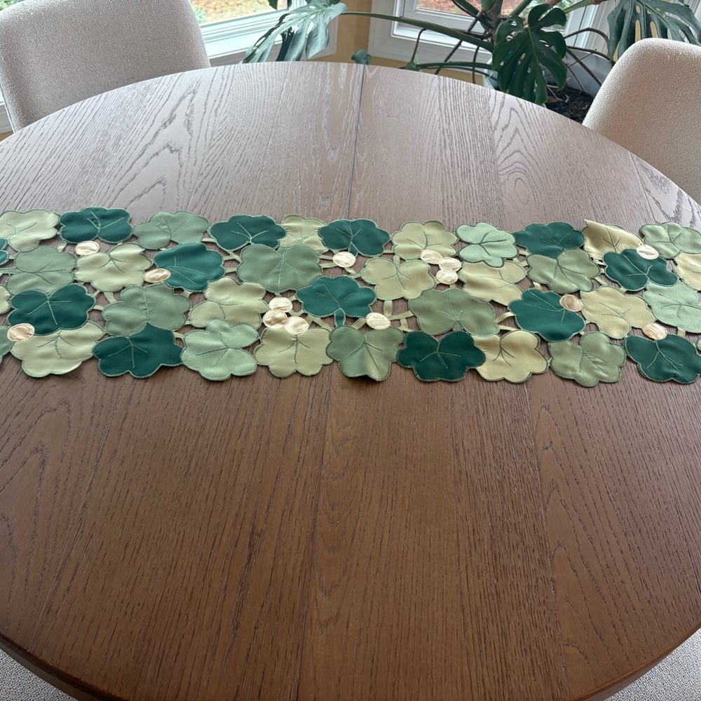 St Patrick’s Day Shamrock Green Table Runner